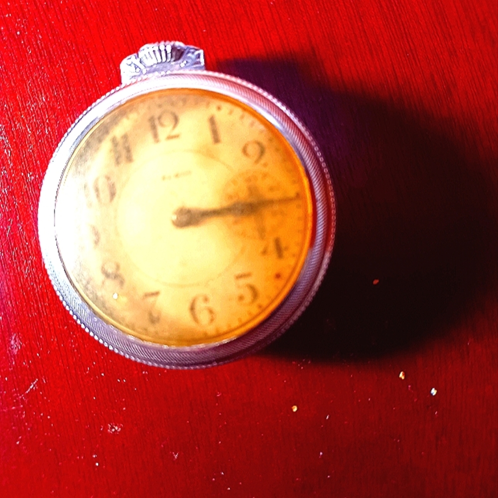 Elgin railroad pocket watch 1906-1920...has a train engraved on back....